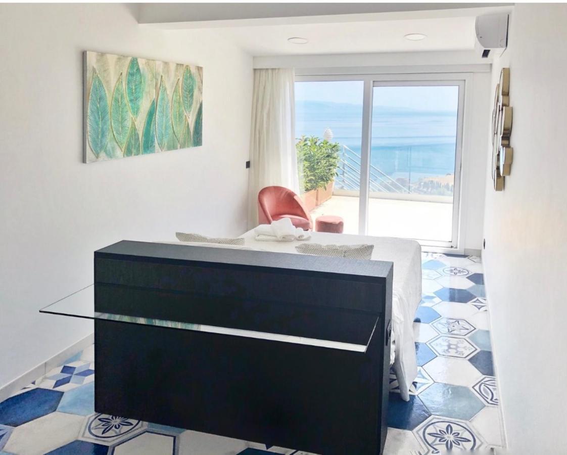 Suite Apartments Branco - Infinity Pool & Sea View - 5 Minuti Dal Centro Taormina Exteriér fotografie